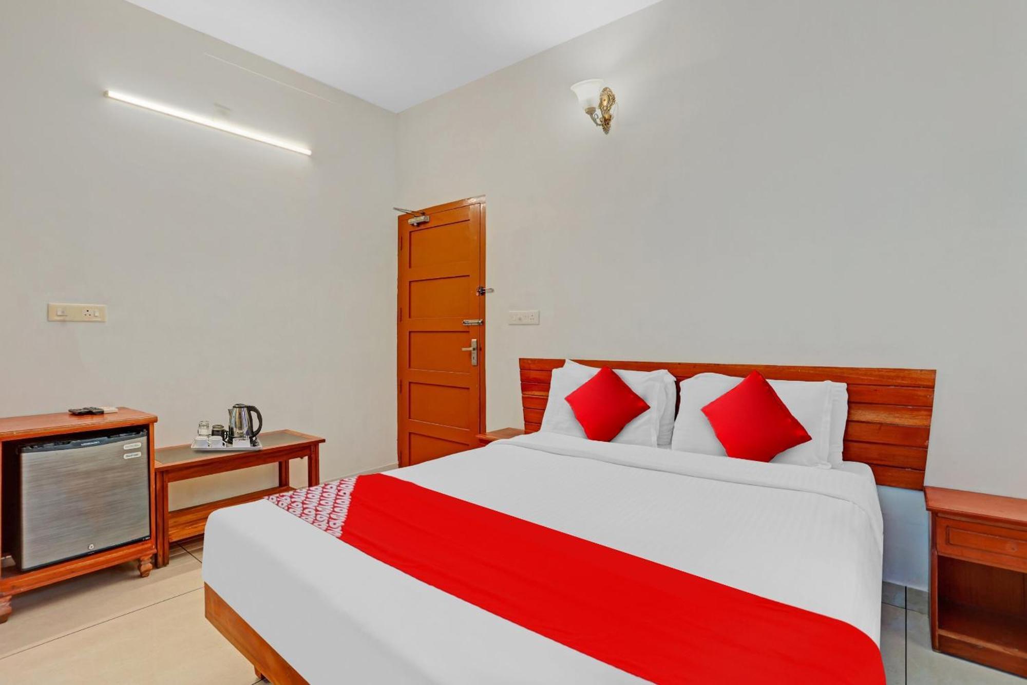 Flagship Hotel Adara Residency Тривандрум Экстерьер фото